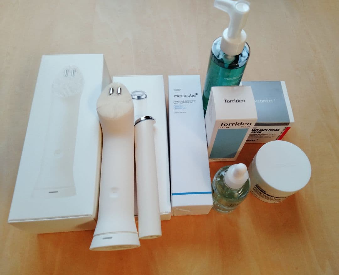 新品含　medicubeメディキューブ 美顔器３点＆スキンケア 5点セット