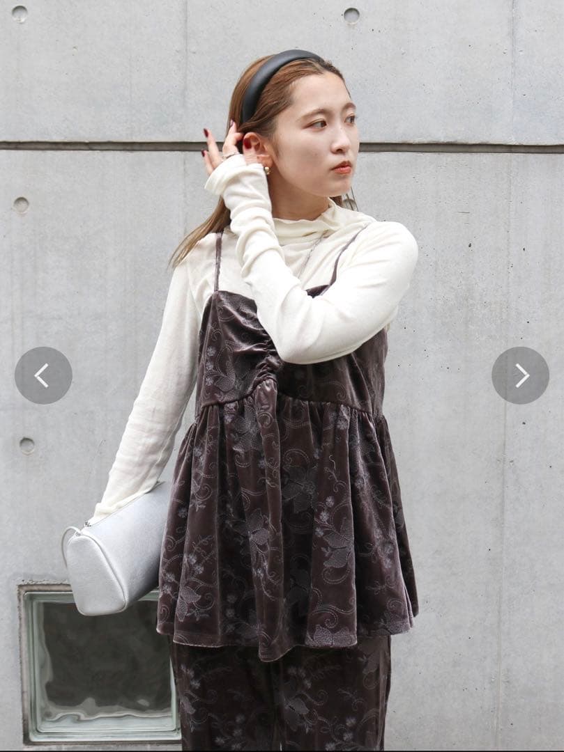 【みかん】ungrid ベロア刺繍デザインキャミ