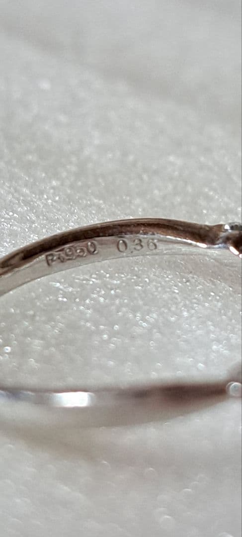 ダイヤリング0.36カラット