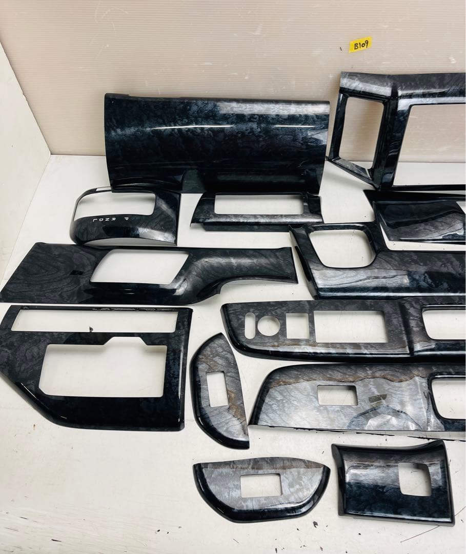 ホンダ ステップワゴン RK1/2/5用 ブラックウッドグレインインテリアパネル