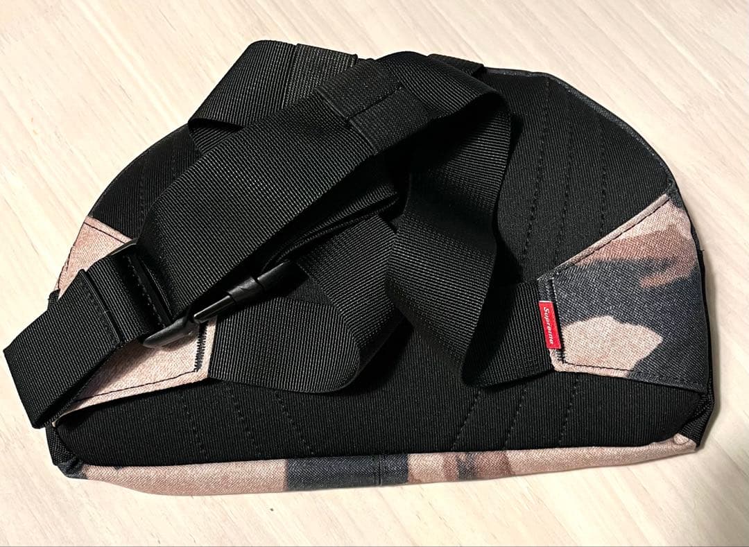 THE NORTH FACE × Supreme 迷彩ボディバッグ