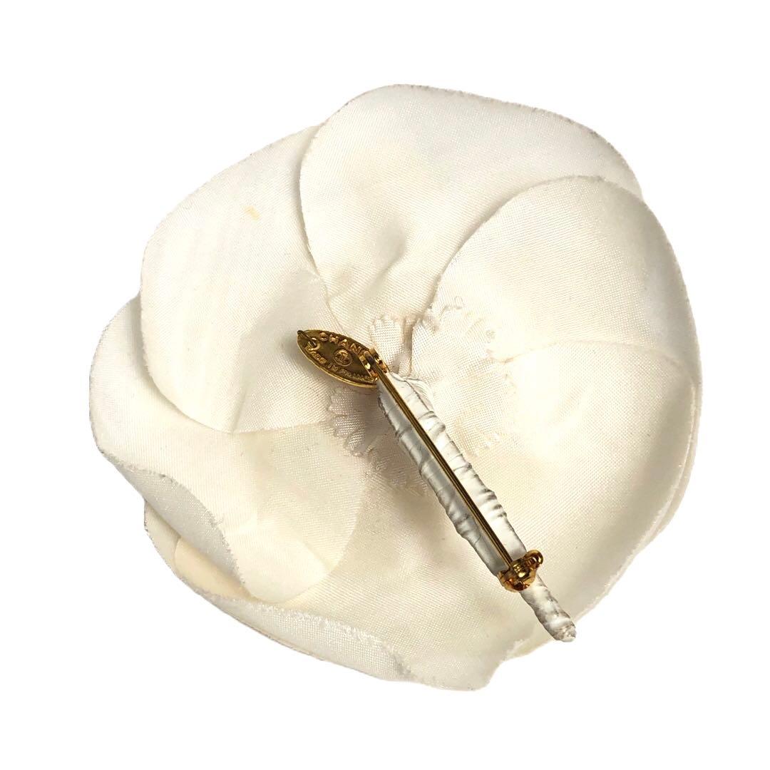 CHANEL シャネル カメリア ブローチ コサージュ ホワイト系 白 コメあり