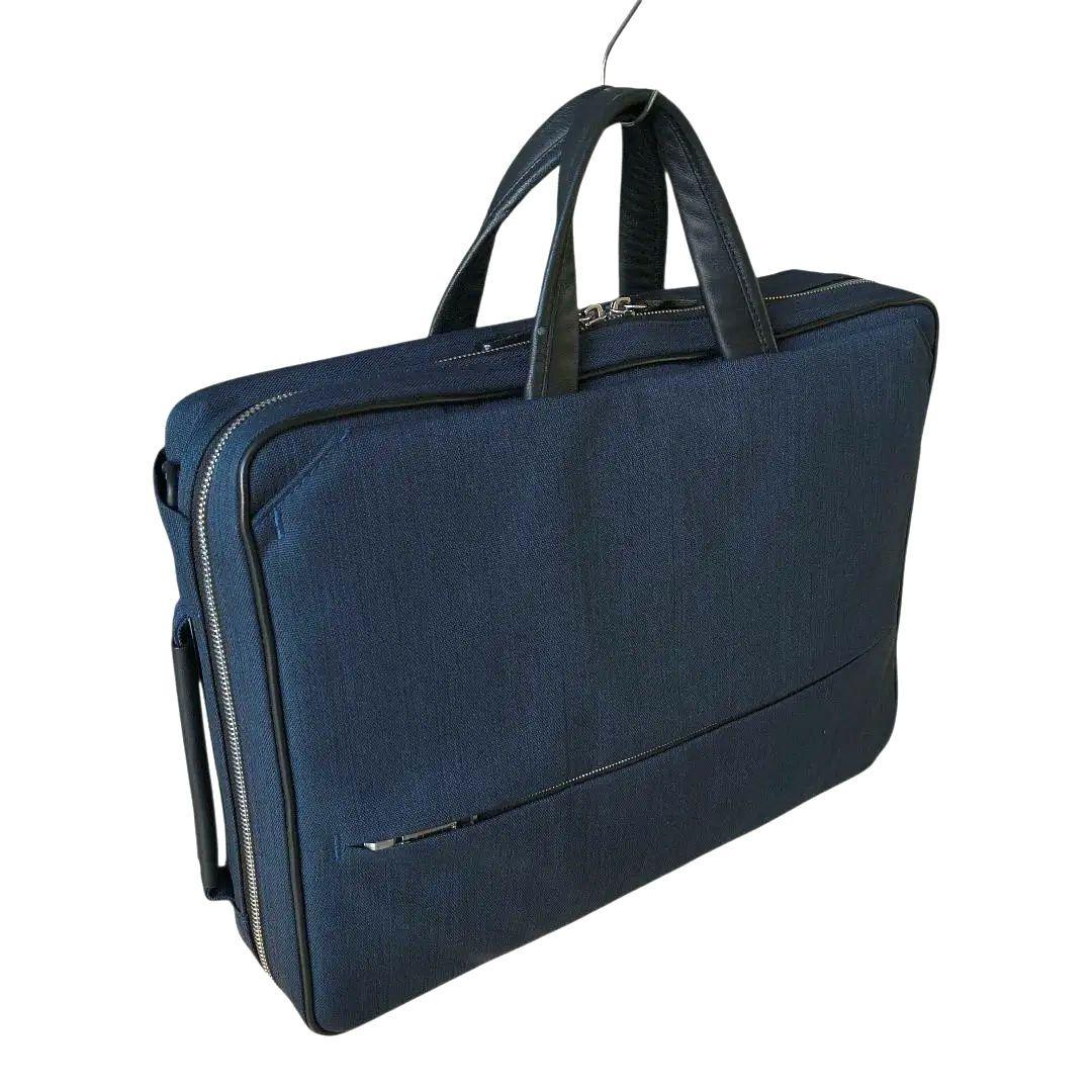 ♠しろクマ【イズイット】✨美品　3WAYビジネスバッグ　ハンド　ショルダー