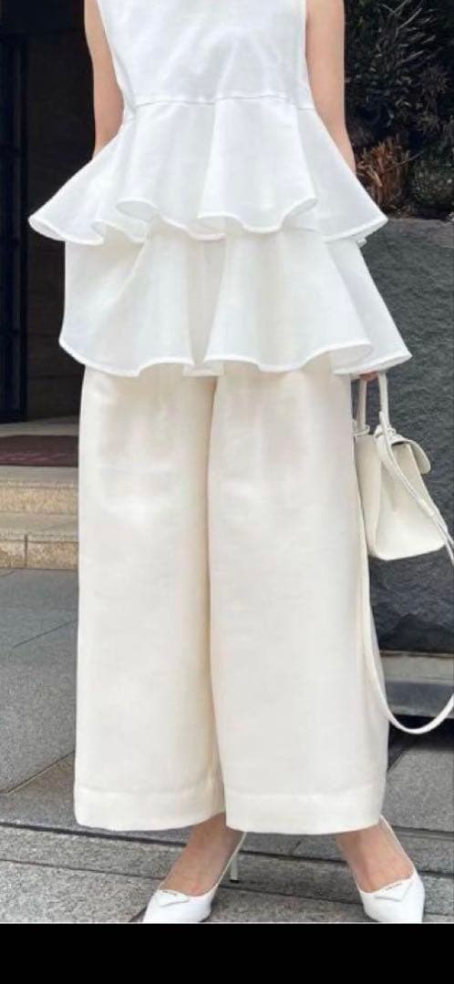 りんごちゃん　新品未使用　Heve シアーサテンフレアガウチョ　36