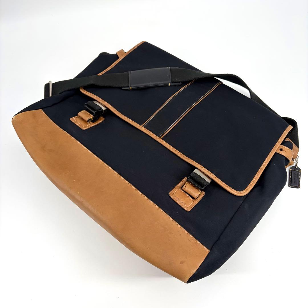 コーチ メッセンジャーバッグ 斜めがけ レザー キャンバス 大容量 5741