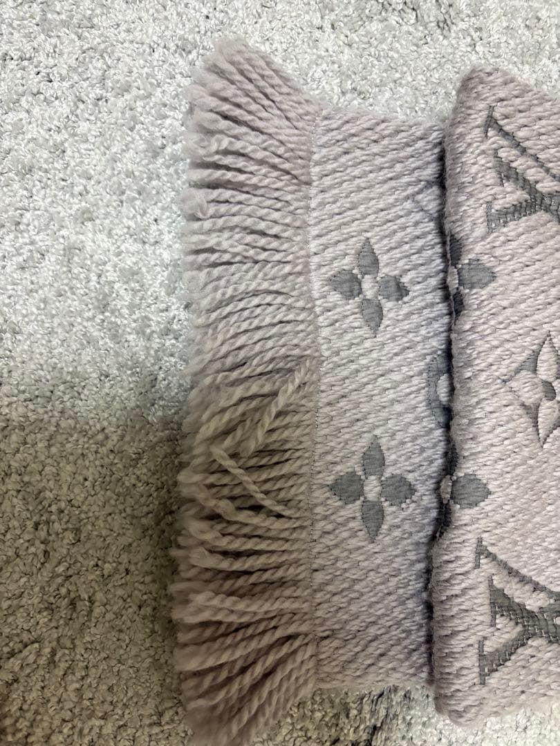 LOUIS VUITTON ロゴマニア マフラー