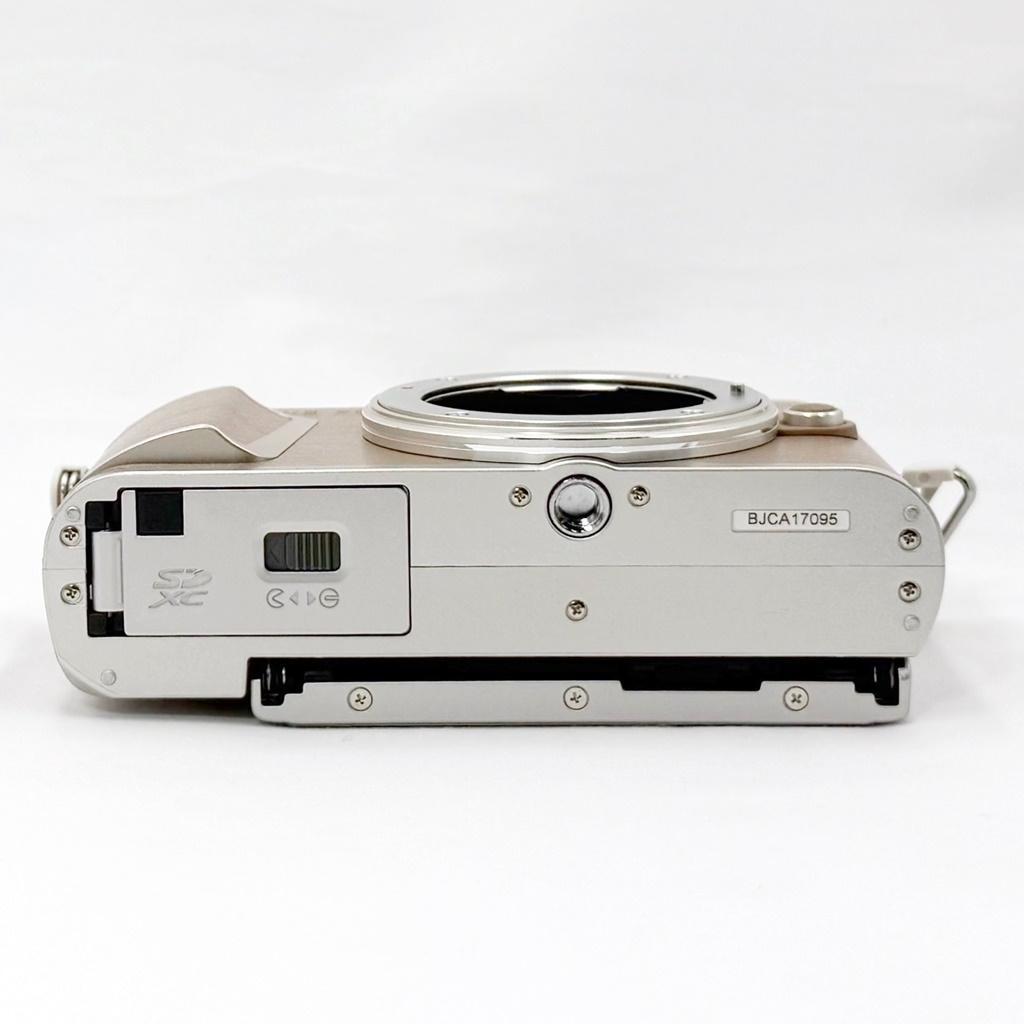 【美品】オリンパス PEN E-PL10 ダブルズームキット ミラーレスカメラ