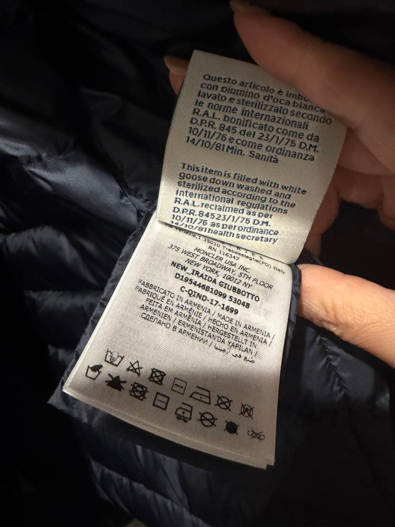 clean　MONCLER ネイビー ダウンジャケット フード付き