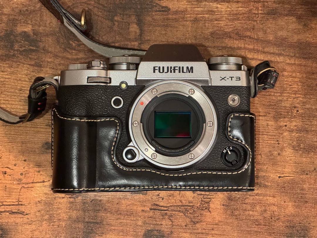 FUJIFILM X-T3 ミラーレス一眼 レンズ、ケース、予備バッテリー付き