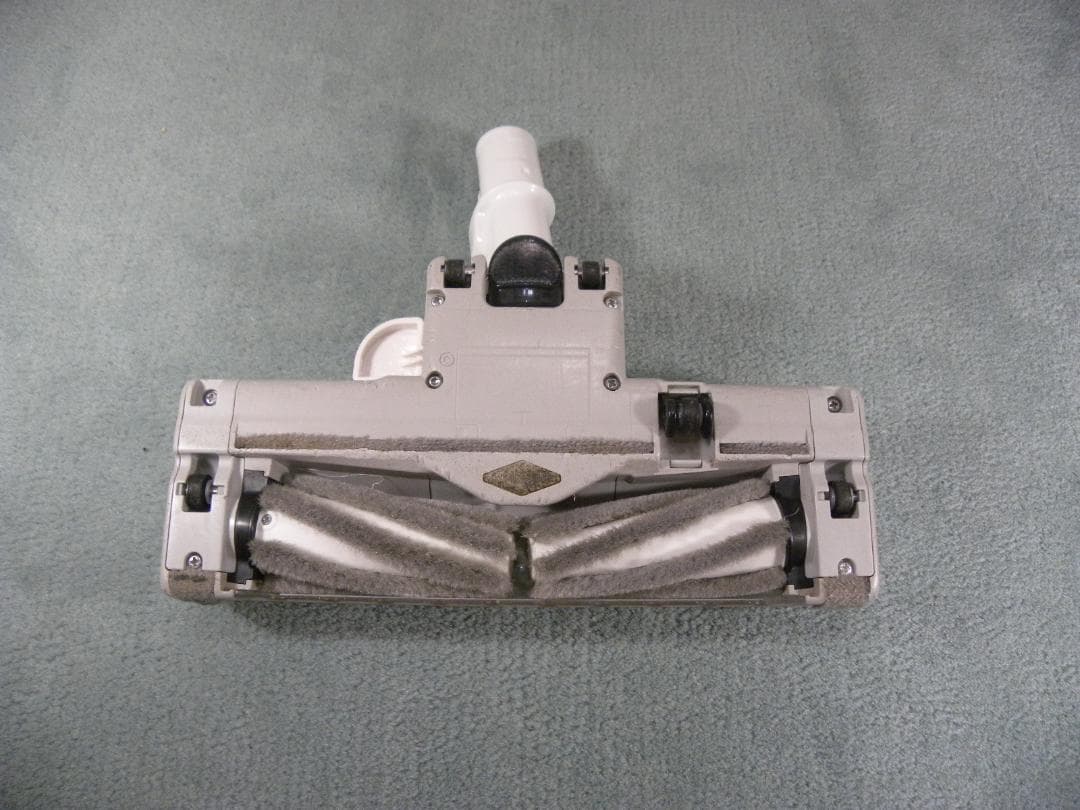 Panasonicサイクロン掃除機MC-SR590Kからまないブラシ