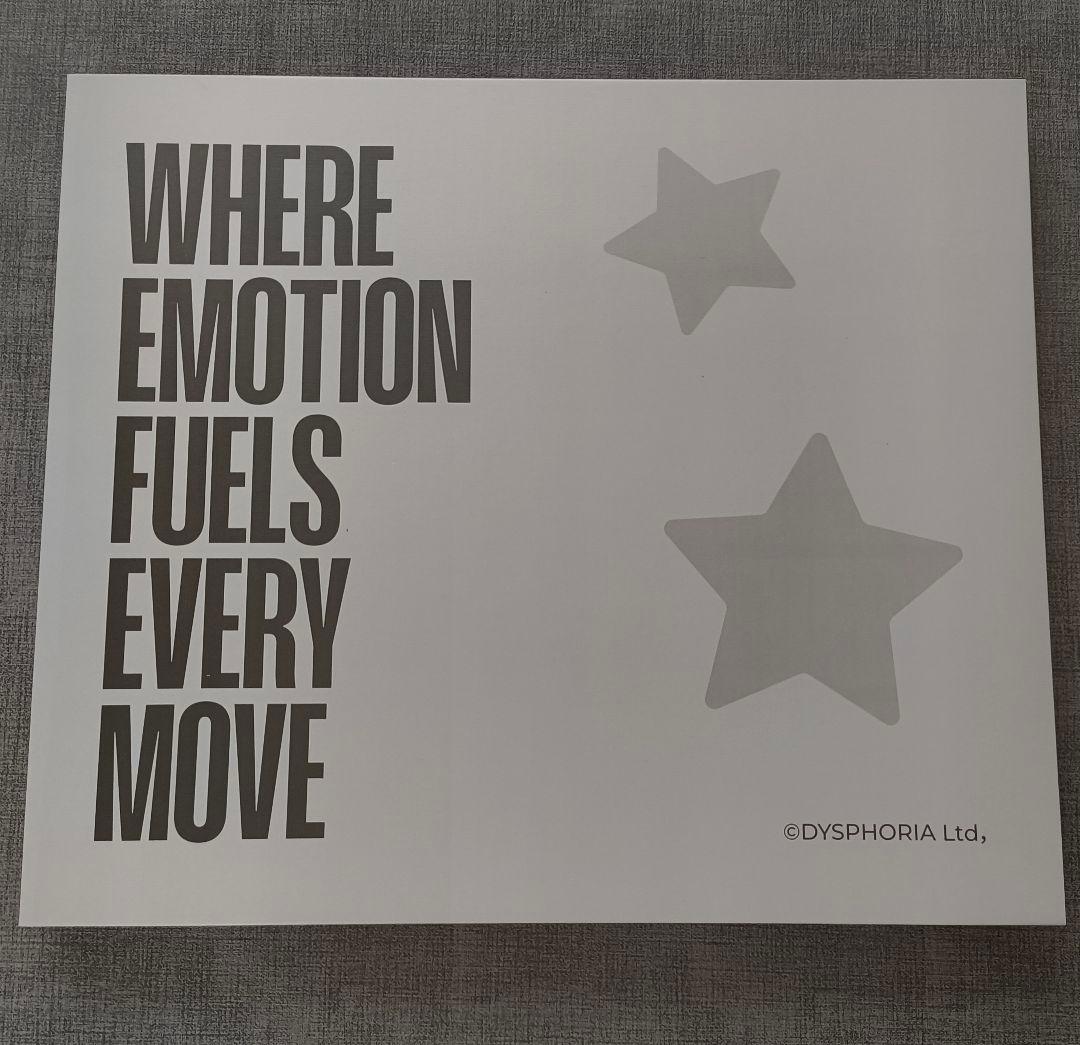 DYSPHORIA NaNA ガラスマウスパッド