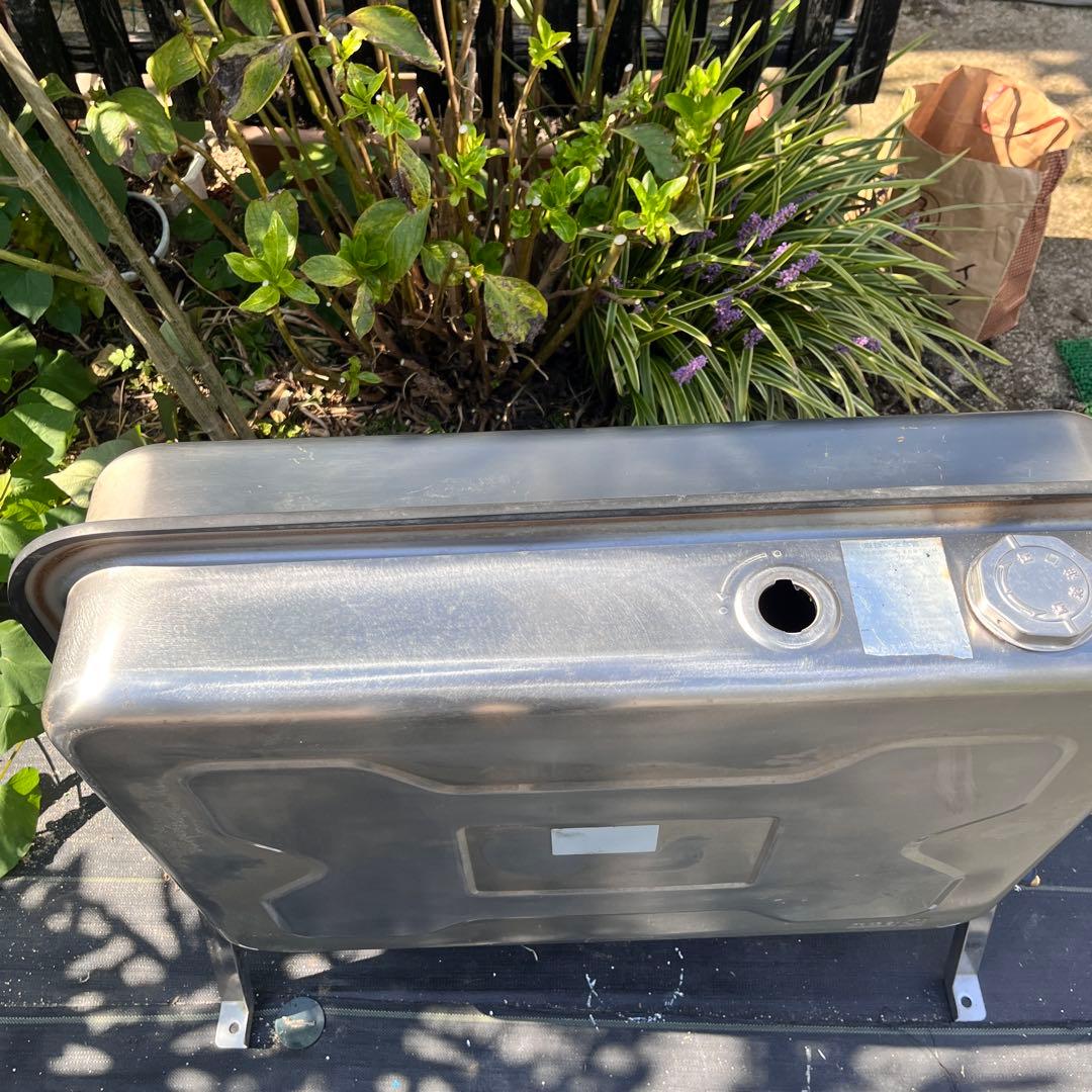 ステンレス90Lオイルタンク　メーター新品つけます