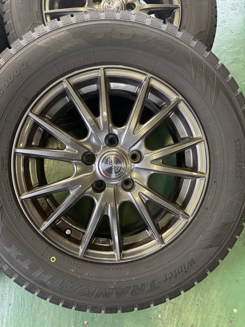 トーヨー　ウィンタートランパス　タイヤ・ホイールセット　215/70R16