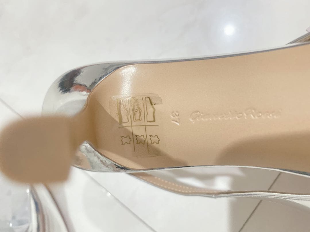 ジャンヴィトロッシ ☆ジェムストーンパンプス37シルバー