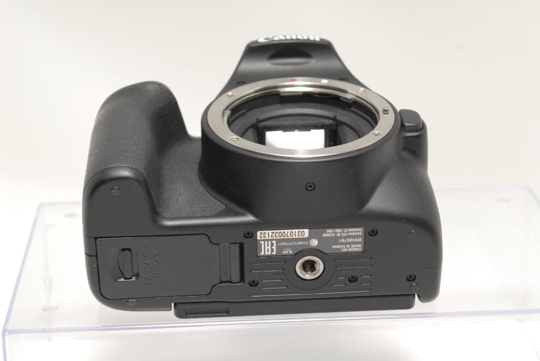 ☘️Wi-Fi搭載✨バッグ付☘️Canon kiss x10 ダブルレンズ