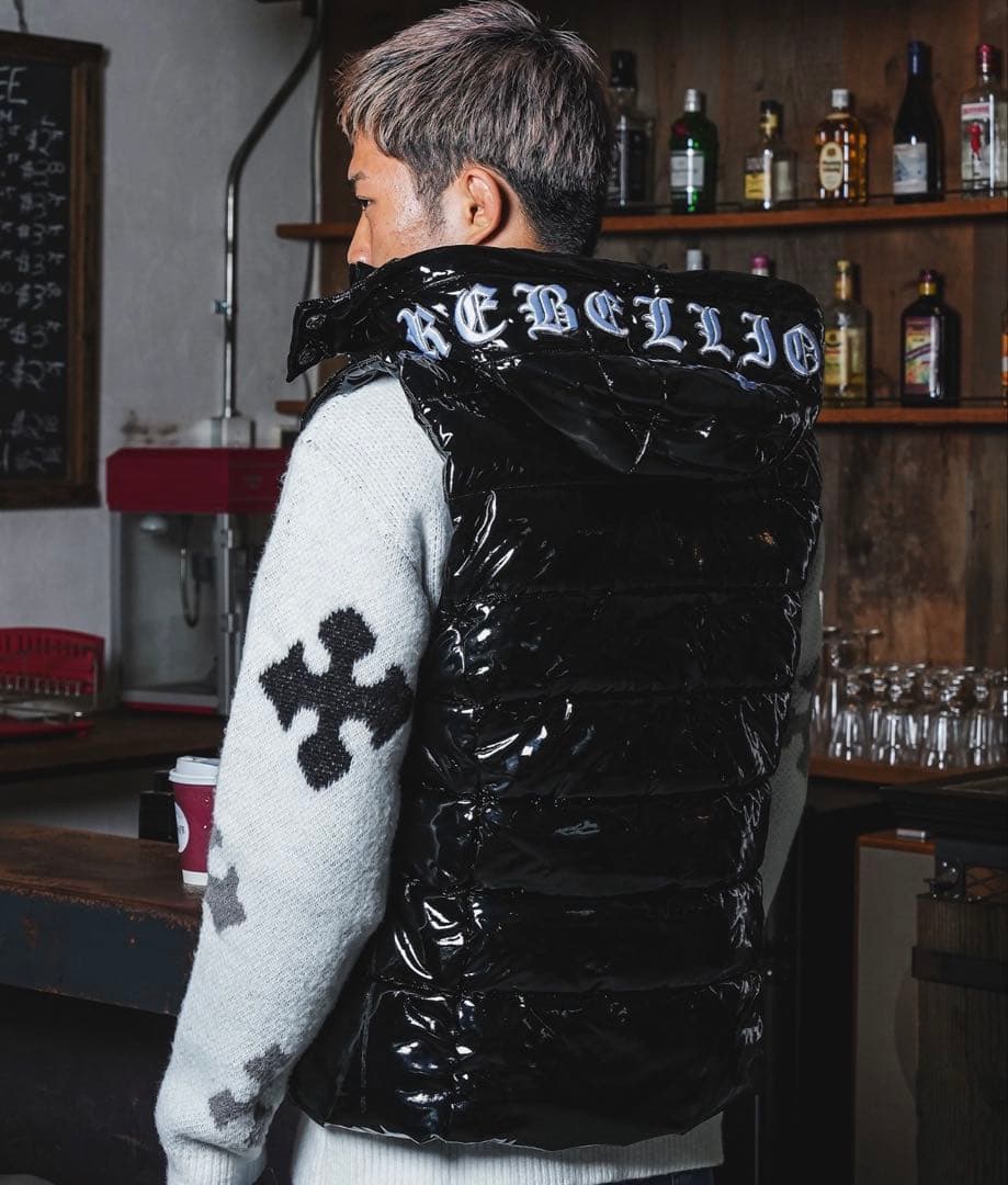 アダムスジャグラーダウンジャケットヤリラ