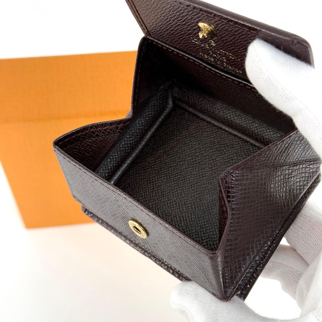 美品 ルイヴィトン タイガ ケース ポルトモネ ボワット アカジュー 紫