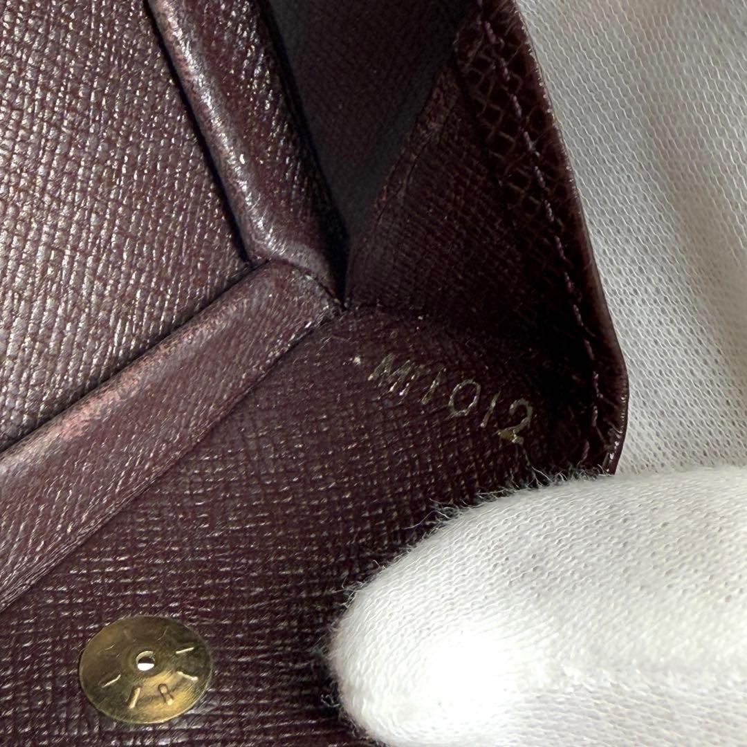 美品 ルイヴィトン タイガ ケース ポルトモネ ボワット アカジュー 紫