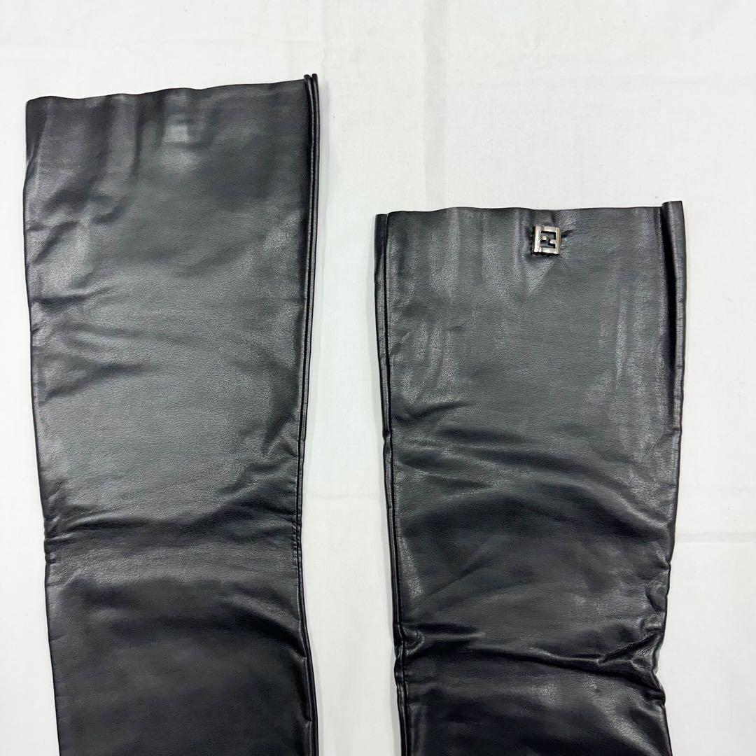 未使用フェンディナッパレザーロングソックスM