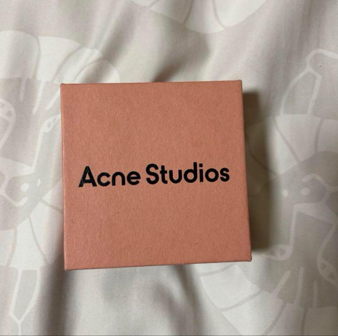 Acne Studious スパイクピアス