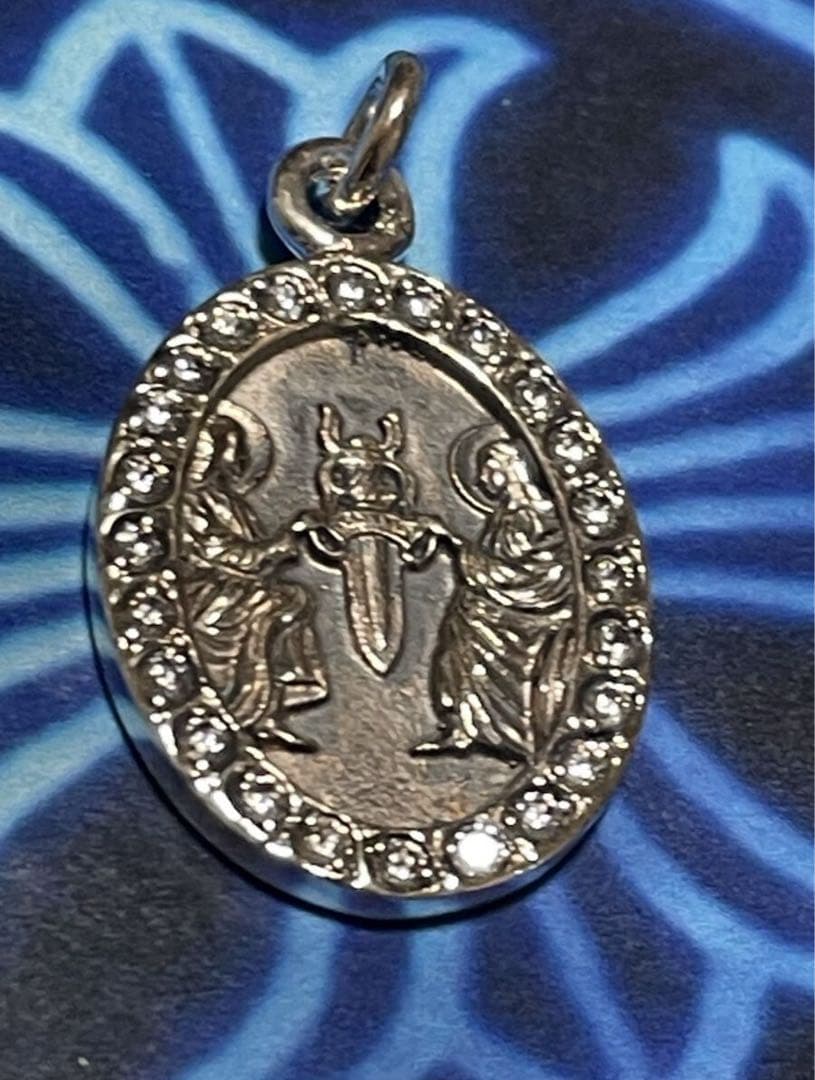 クロムハーツ　エンジェルメダルオーバルV2 シルバー925 ダイヤ　パヴェ