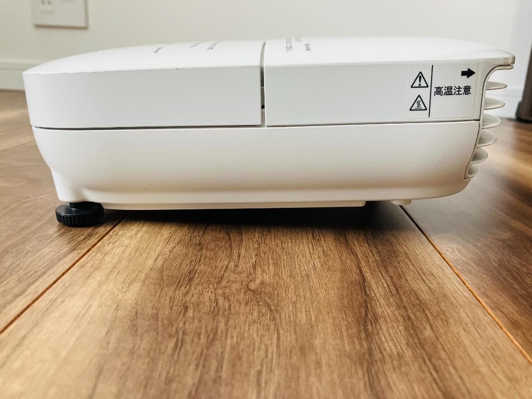 EPSON　プロジェクター　EB-X8