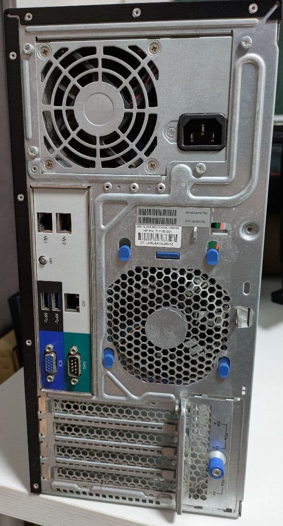 サーバー HP ProLiant ML310e Gen8 v2 E3-1220L v3