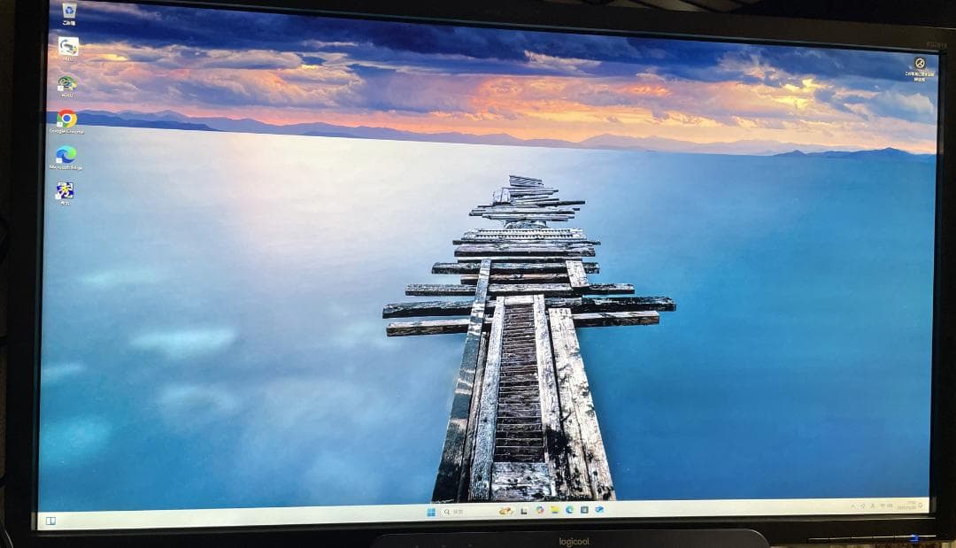 ミニPC LIVA-Z Win11Pro 中古品 Logicoolキーボード付き