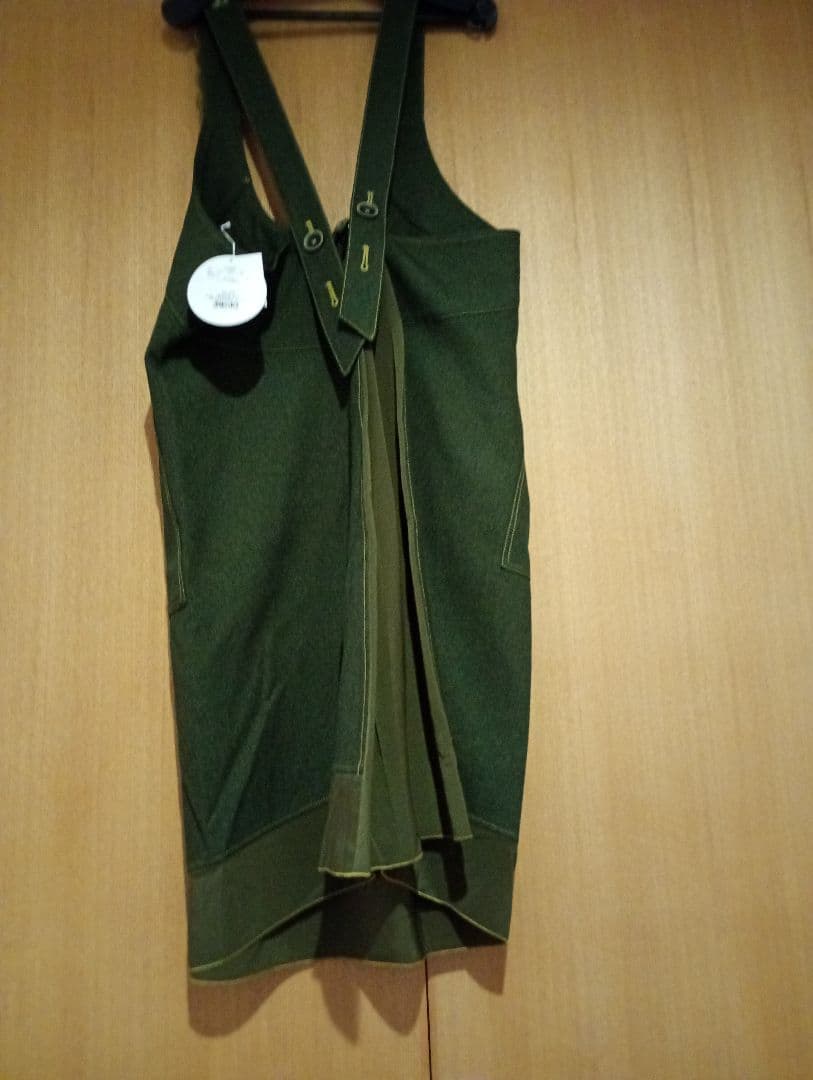 アルベロベロ　新品未使用　　　　　　グリーン ビーズ刺繍 エプロンドレス