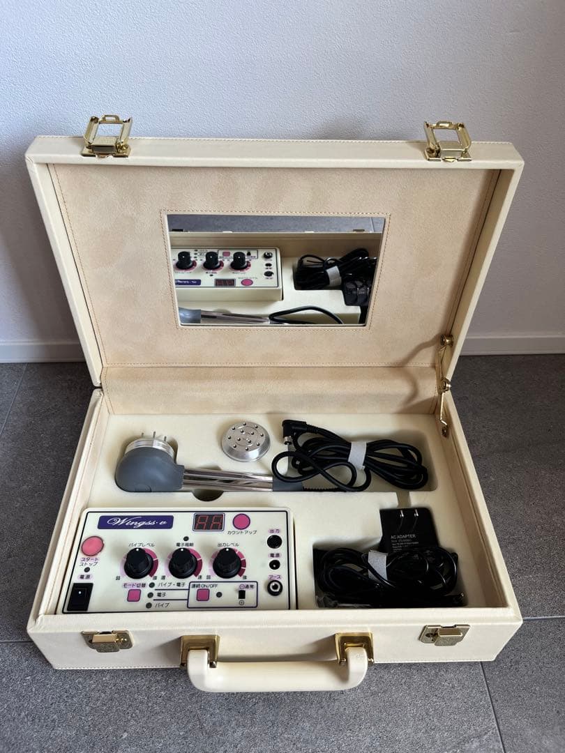 Wingss V美顔器ケース付きウィングスＶ吉丸美枝子ヴェーネレ⭐︎体全体肩腰美品