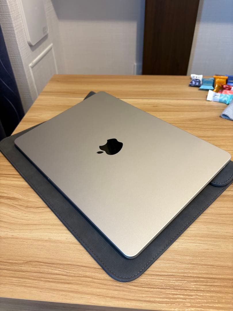 Apple MacBook Air M2 2022 スターライト