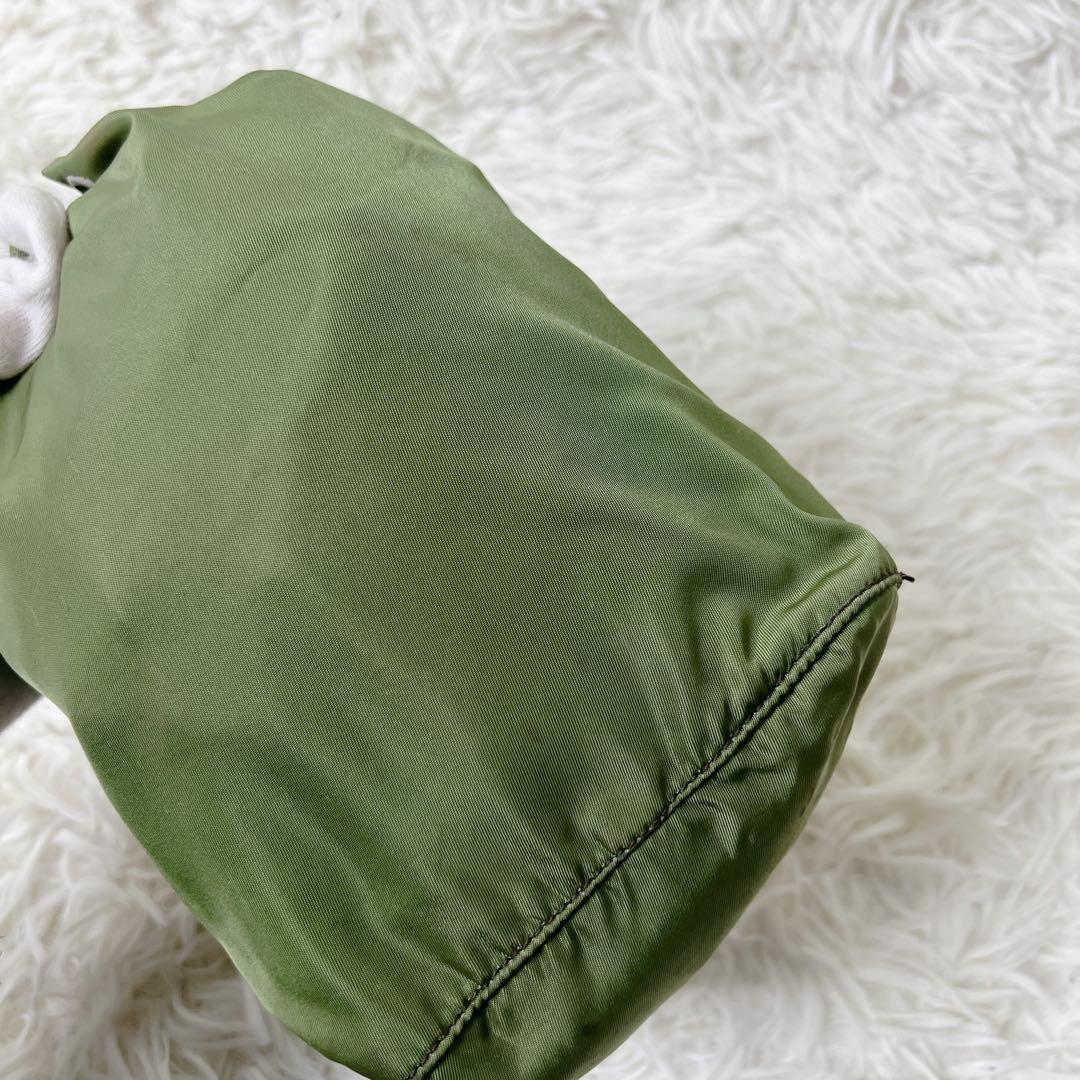バッグ PRADA Khaki Nylon Drawstring Pouch Y2K