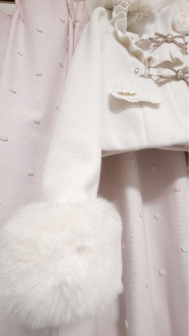 LIZLISA ビジューリボンショートフードコート ホワイト