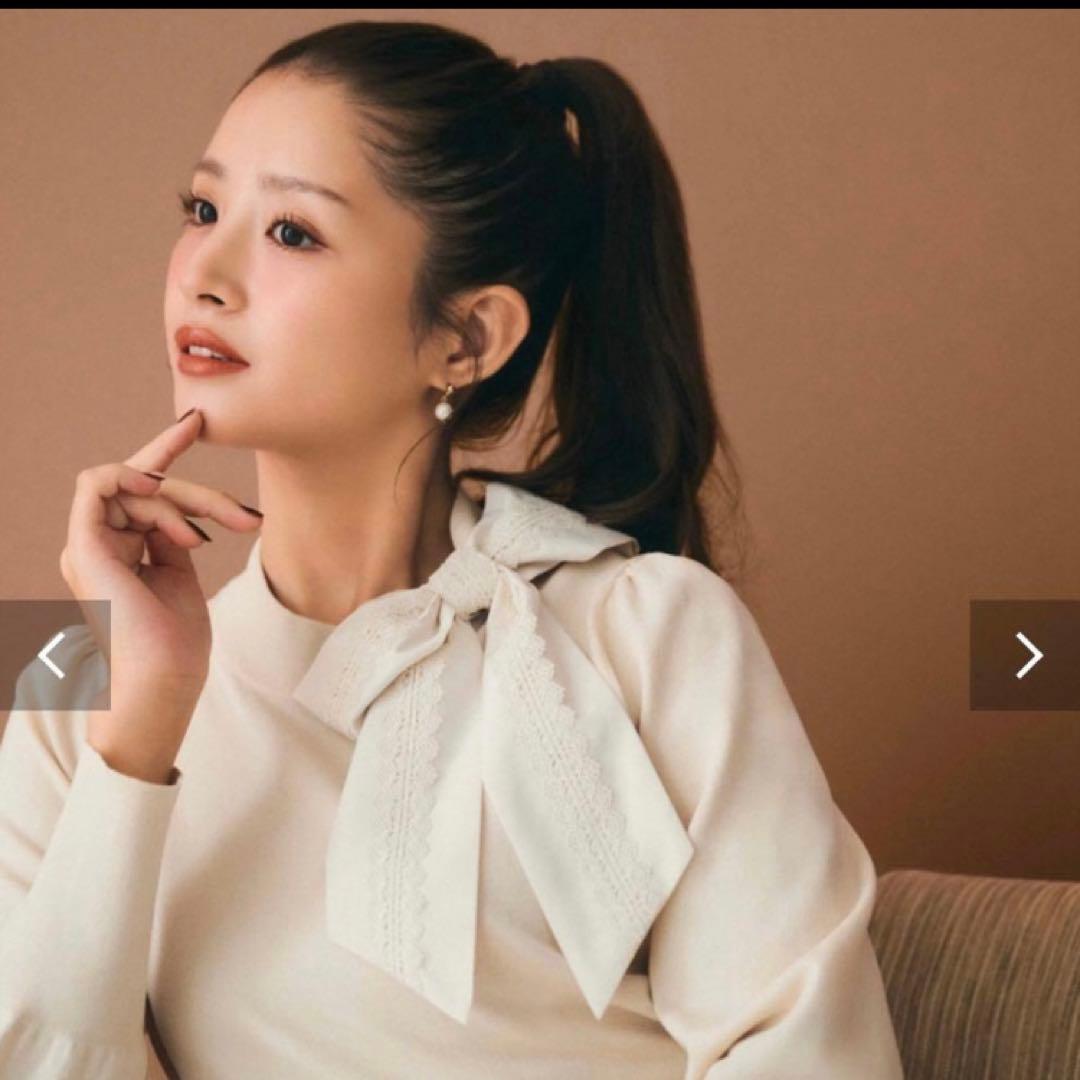 【新品タグ付き】レースタフタリボンネックニット　M 定価16,940円