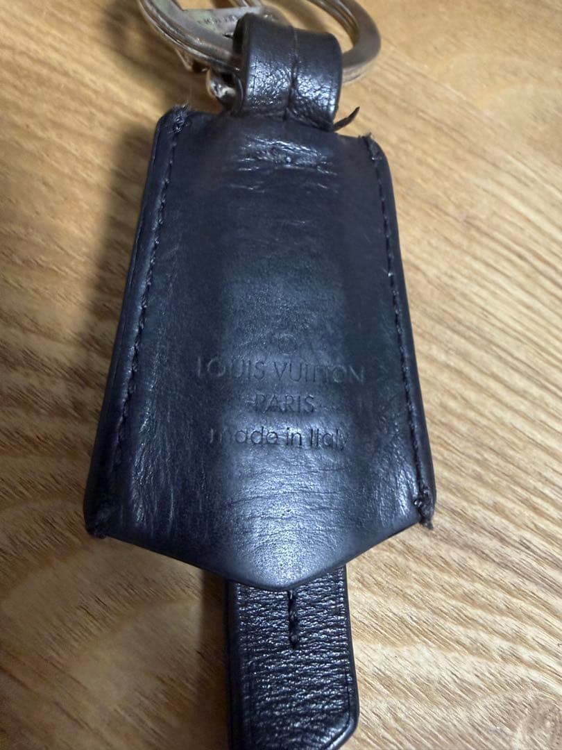 ルイヴィトン キーホルダー LV クロッシュ クレ キーリング 黒