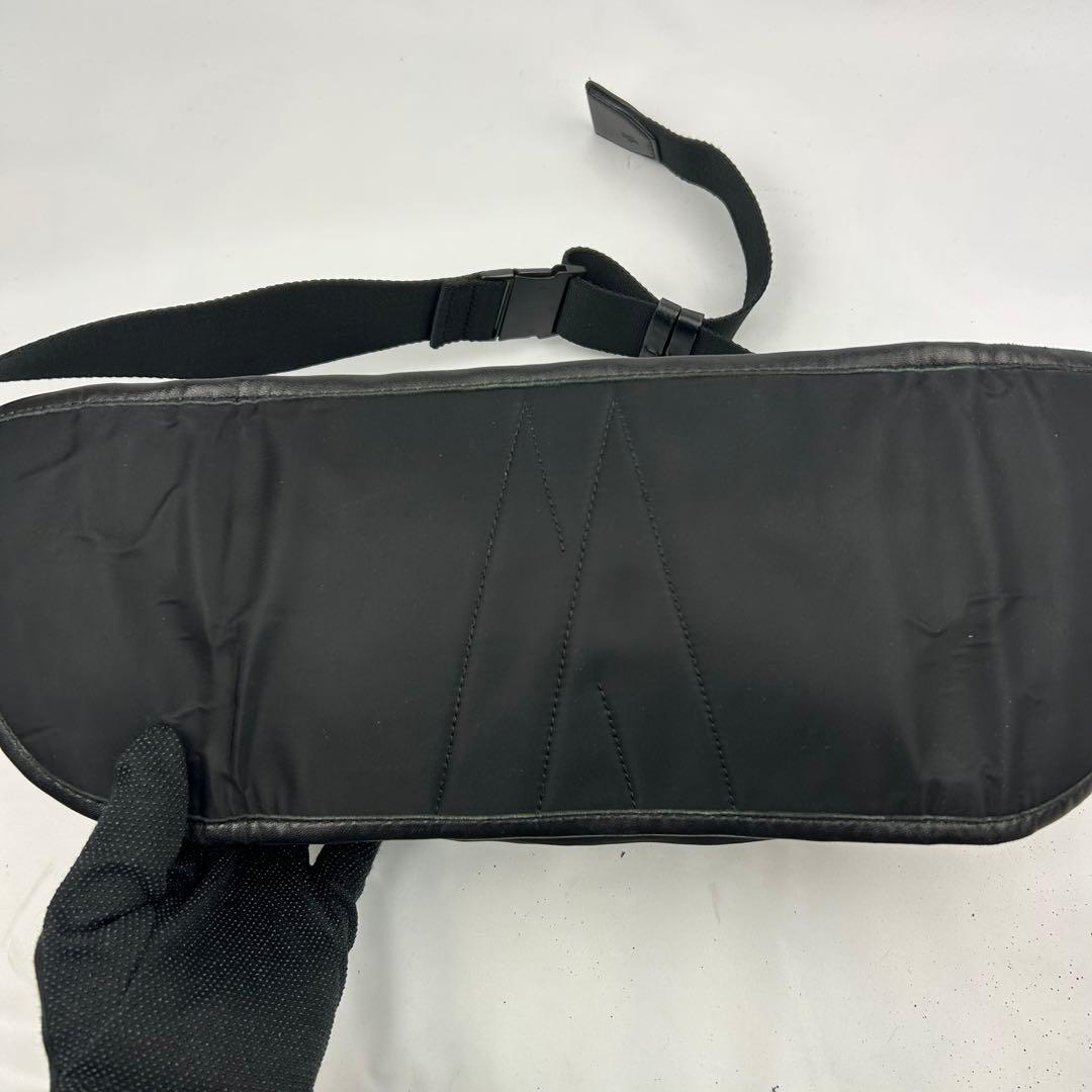 【美品】モンクレール　ウエストポーチ　ボディバッグ　レザー　ナイロン　ロゴ　黒