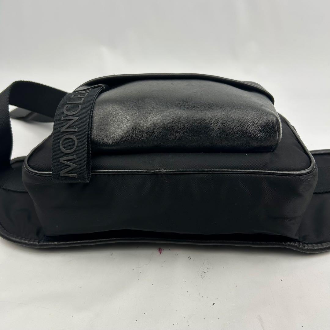 【美品】モンクレール　ウエストポーチ　ボディバッグ　レザー　ナイロン　ロゴ　黒