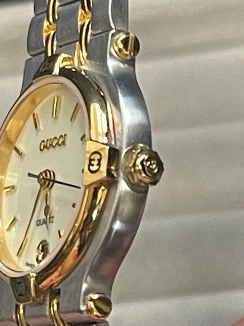 グッチの9000Lシリーズのクォーツ式腕時計 腕時計 クォーツ ウォッチ 時計