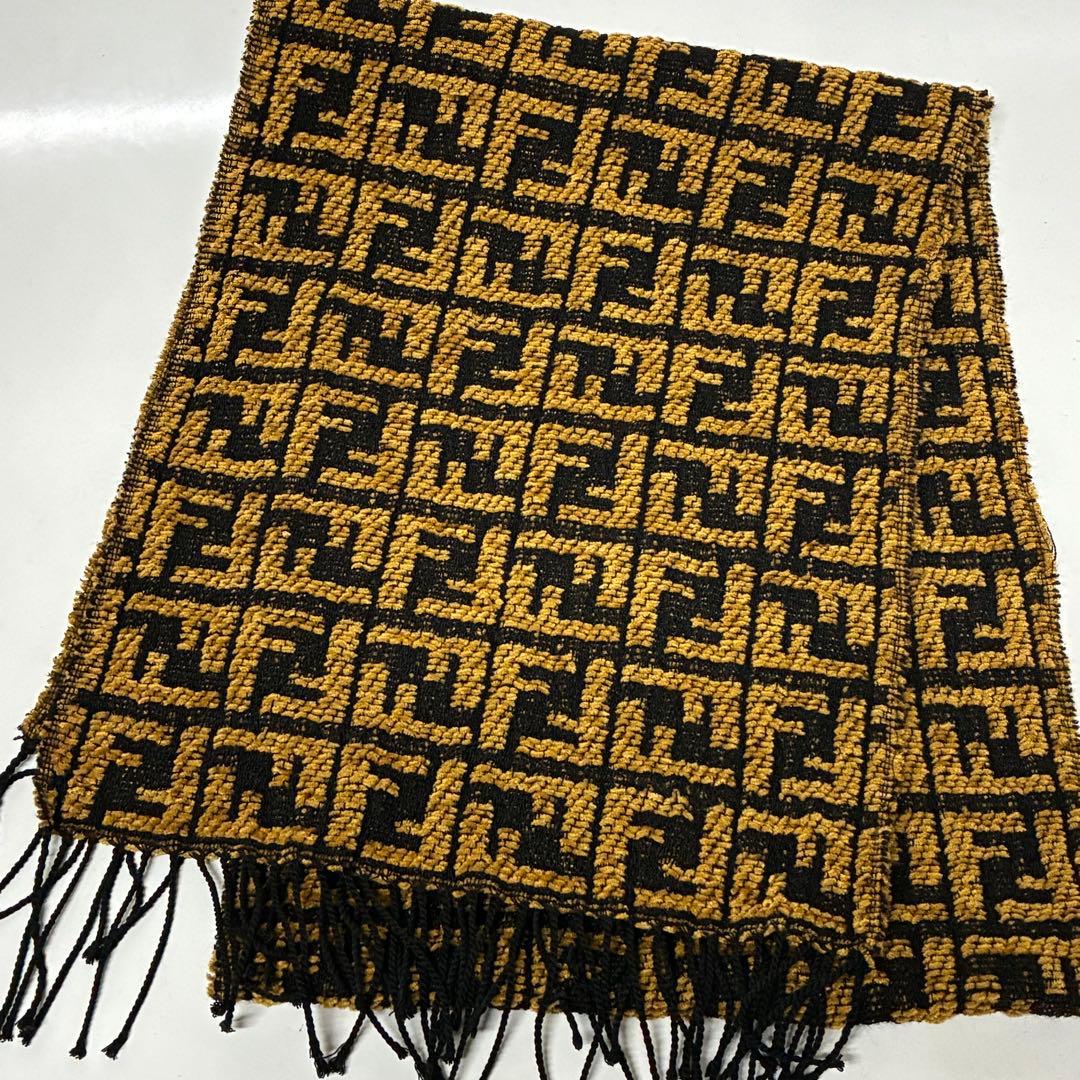 【FENDI】ズッカデザイン アクリル素材 ストール マフラー