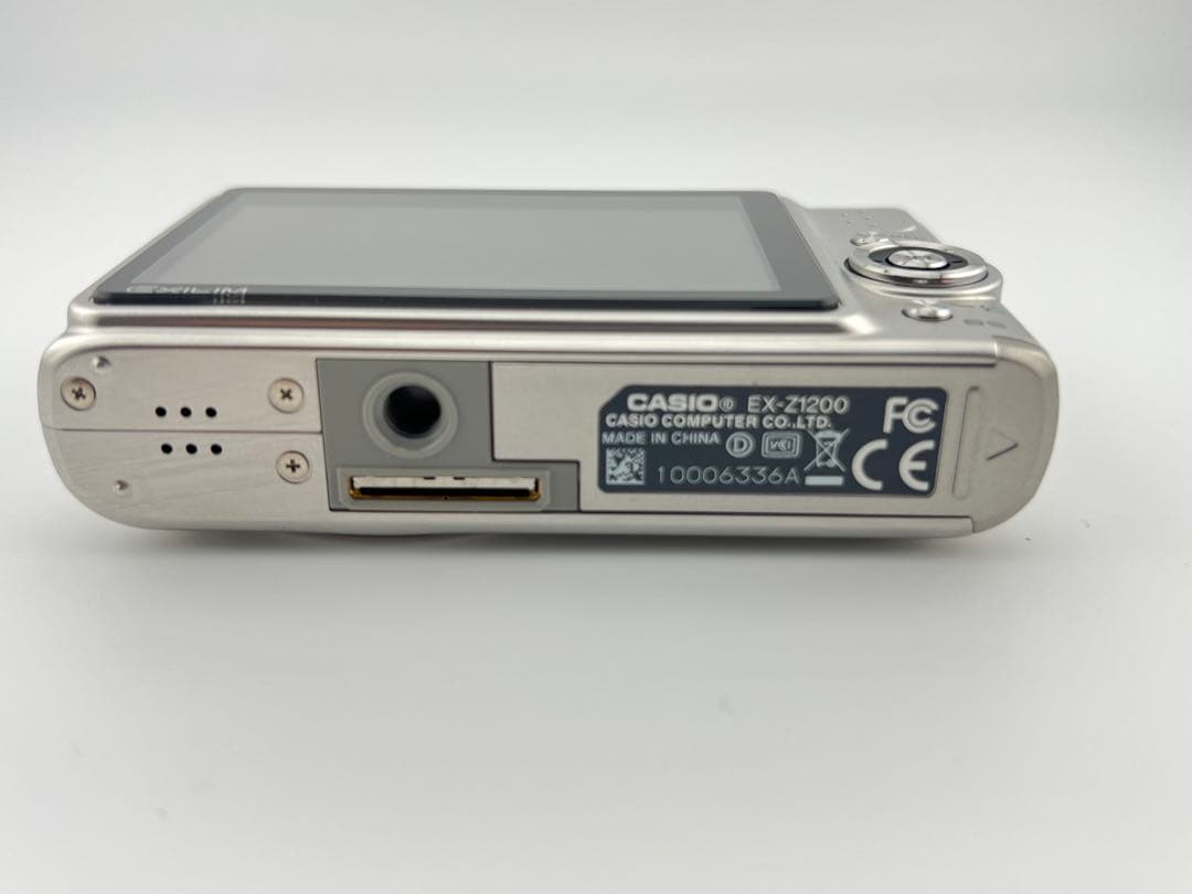 【極上品】CASIO EXILIM EX-Z1200 シルバー