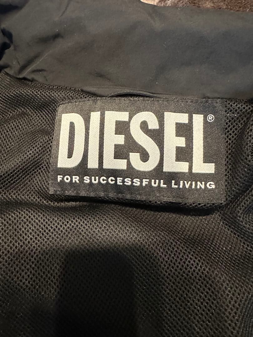 美品 DIESELディーゼル ナイロンジャケット ドローコード付き 短丈