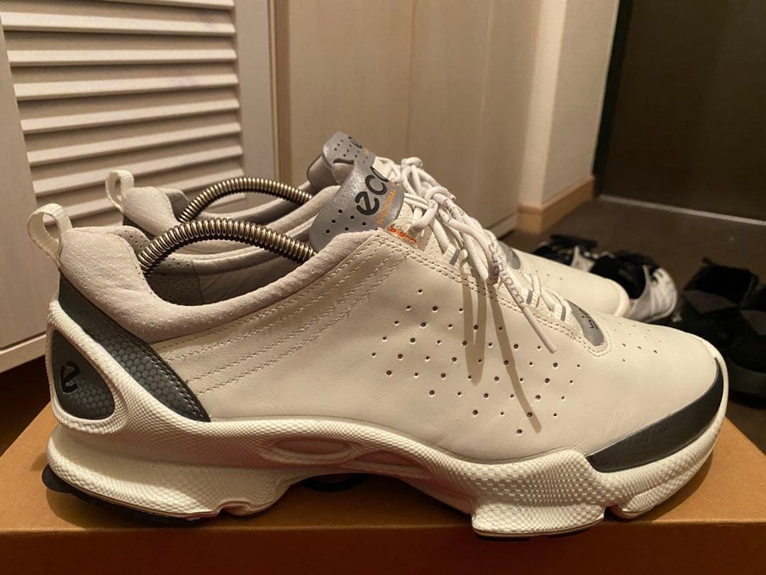 ECCO Biom C Low エコー ホワイト