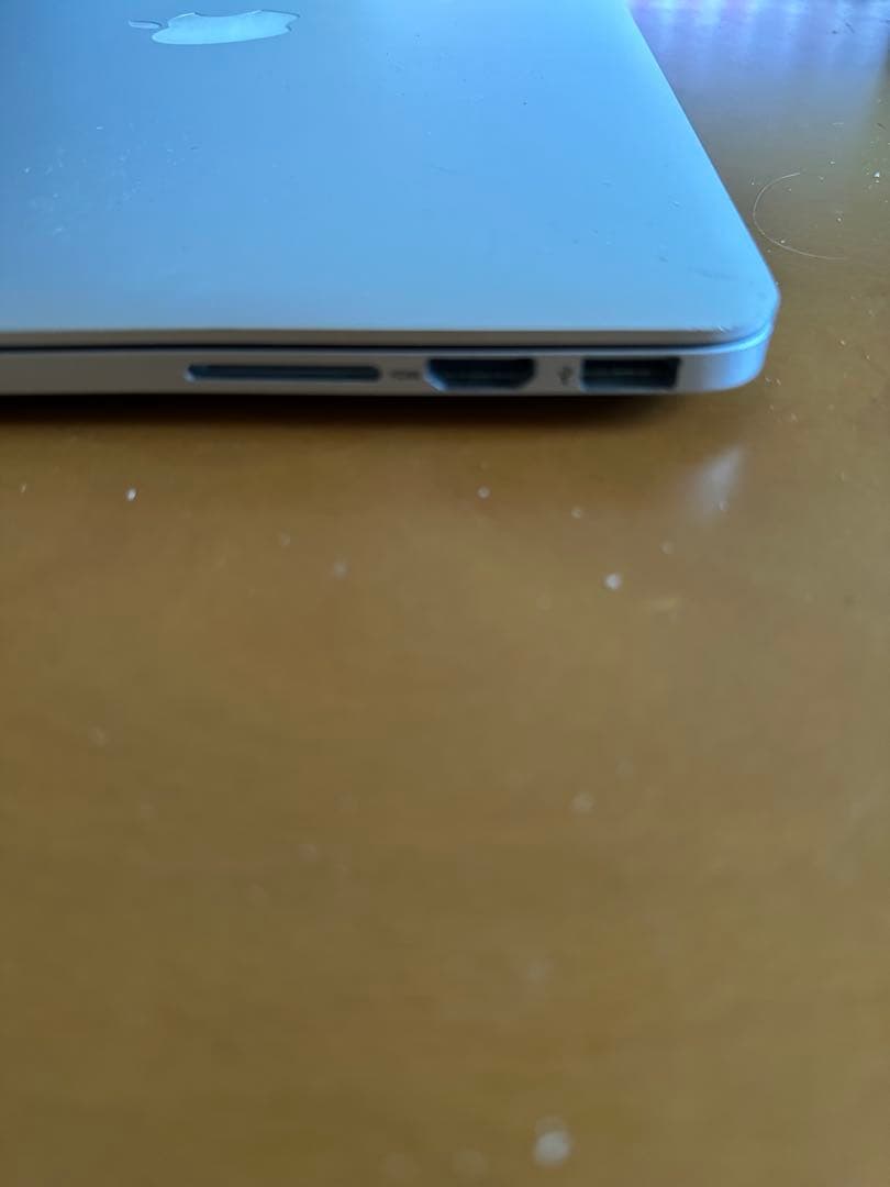 Mac Bookpro 13インチ アプリ4点インストール済みOS15.5