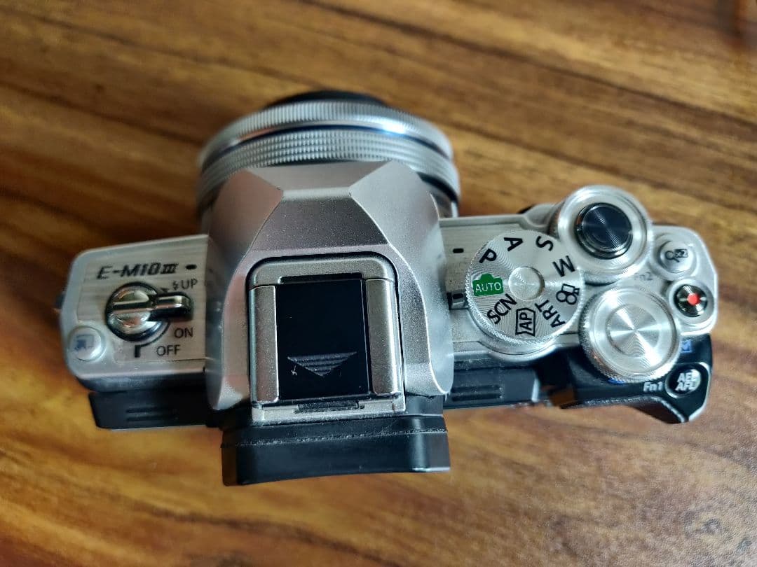 オリンパス omd-em10 mark3 レンズ2本