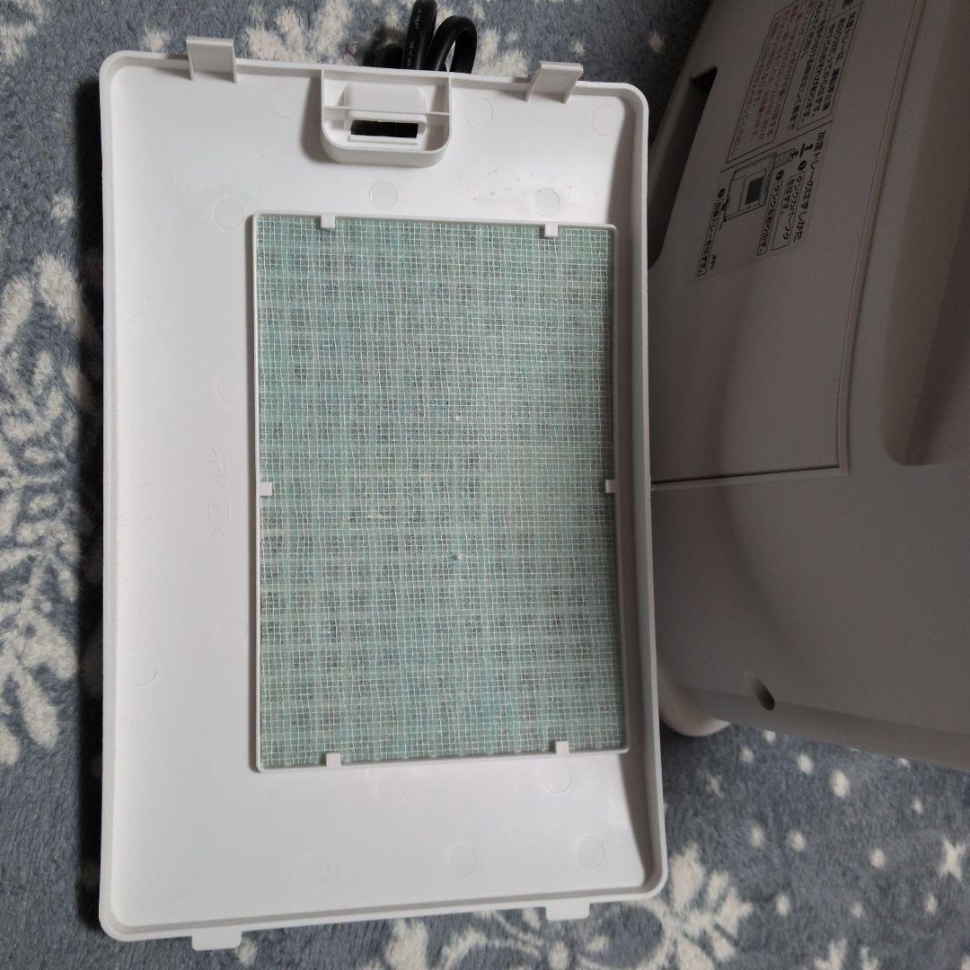 シャープ プラズマクラスター搭載 加湿セラミックファンヒーター ホワイト