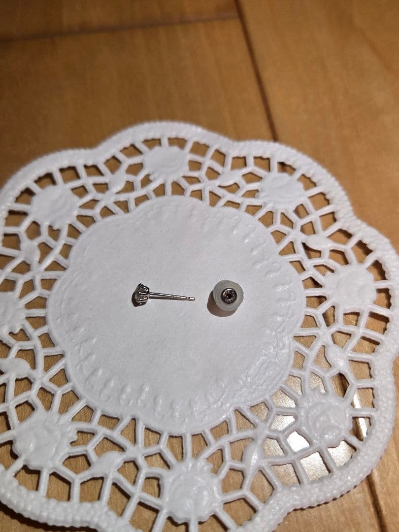 〈交渉中〉0.263カラット ダイヤモンドピアス(片耳用)