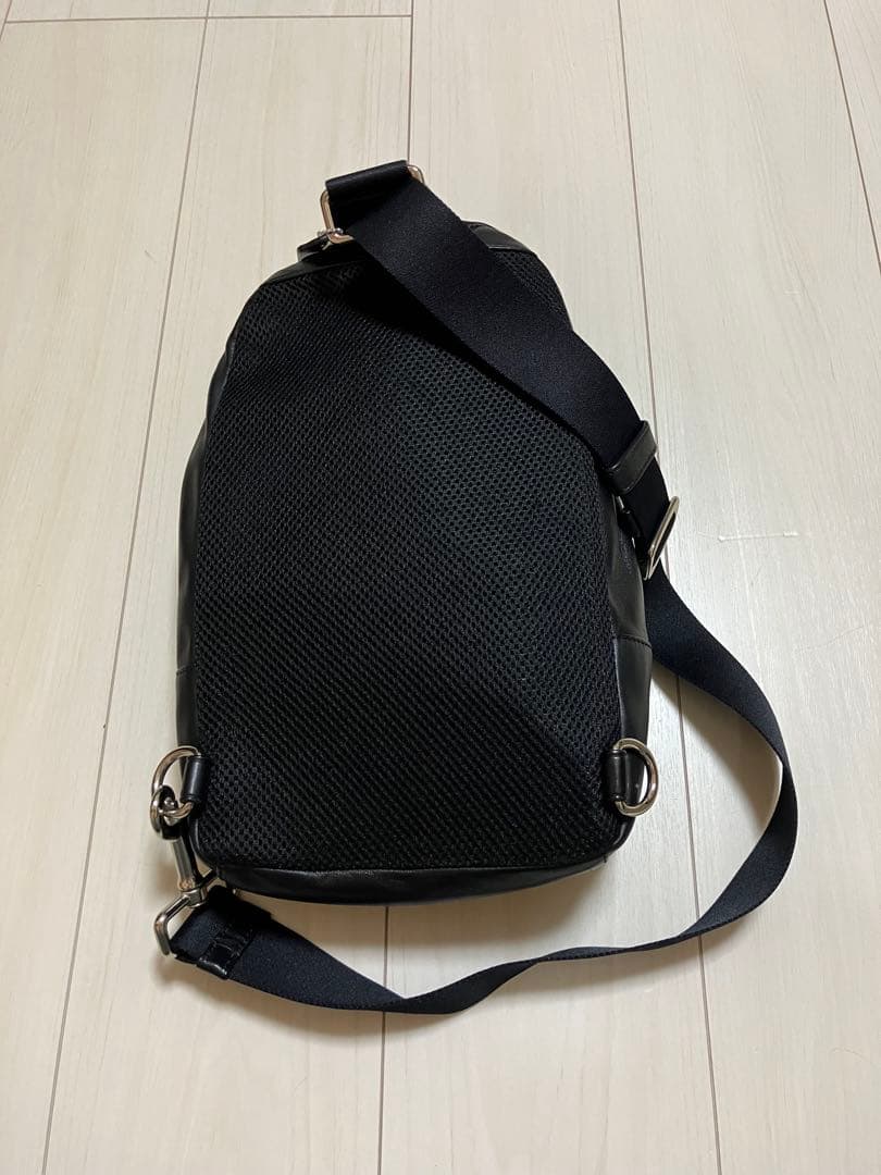 美品 コーチ ボディバッグ ショルダーバッグ クロスボディ 斜め掛け