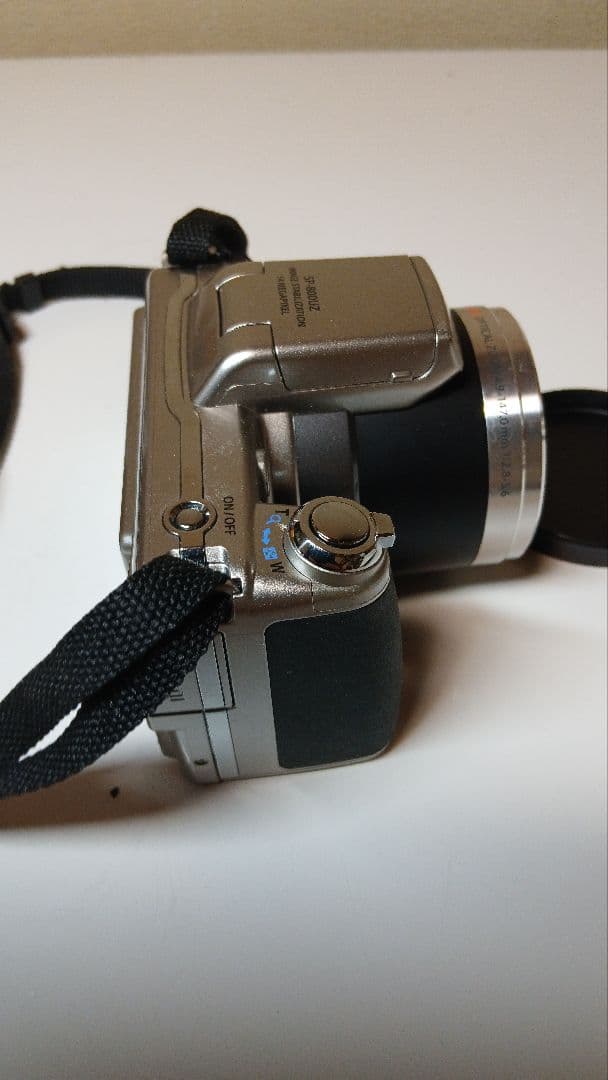 OLYMPUS デジタルカメラ　SP-800UZ