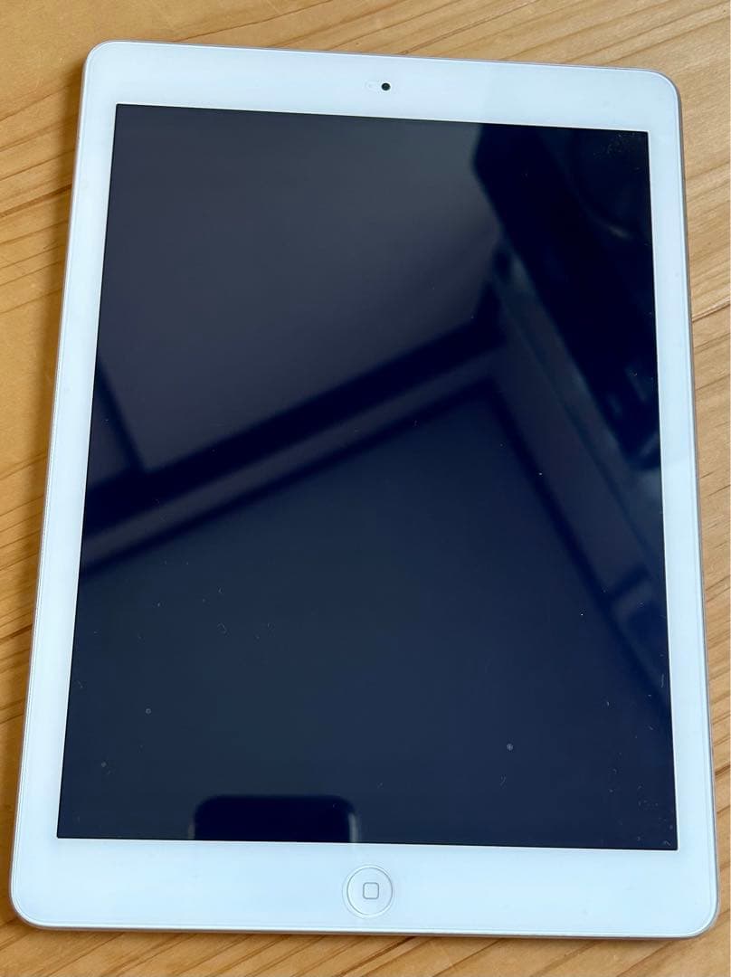 iPad Air Wi-Fiモデル 16GB MD788J/A [シルバー]美品
