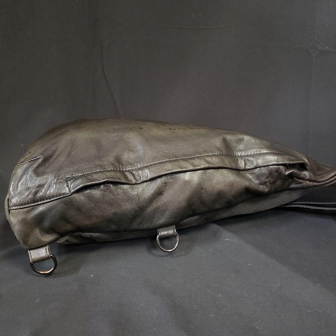 ヨウジヤマモト ワンショルダー レザー トライアングル ダブルファスナー 黒